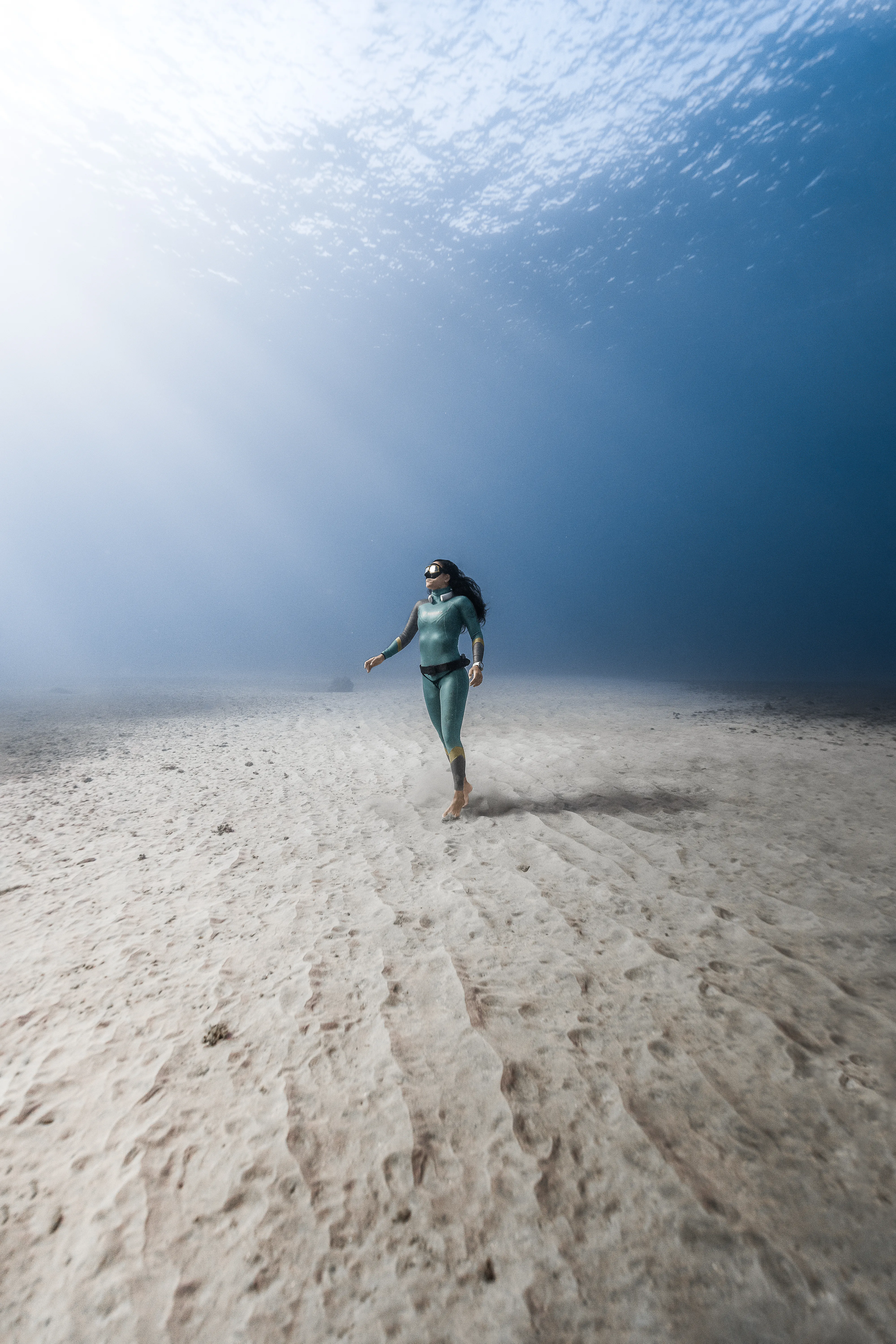 Creative underwater photo session